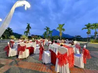 Grand Whiz Hotel Trawas Mojokerto - Bữa sáng