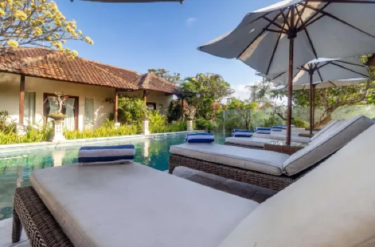 Aleesha Villas and Suites Отели рядом с достопримечательностью «Санур»