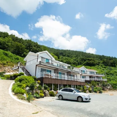 Namhae Seolleim Pension