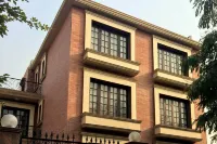La Residence Hotels in DLF Phase 3