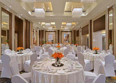 Golden Sarovar Portico