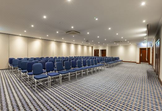 Holiday Inn Glasgow AirportOver view