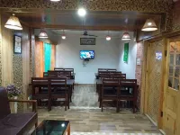 Hotel Kashmir Inn