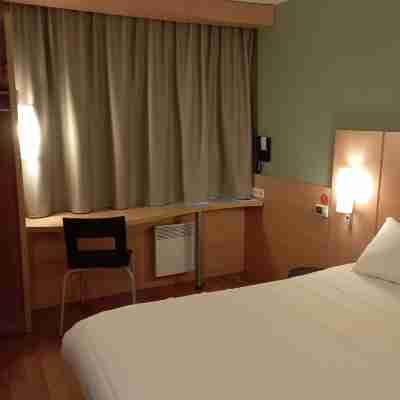 ibis les Etangs des Moines Rooms