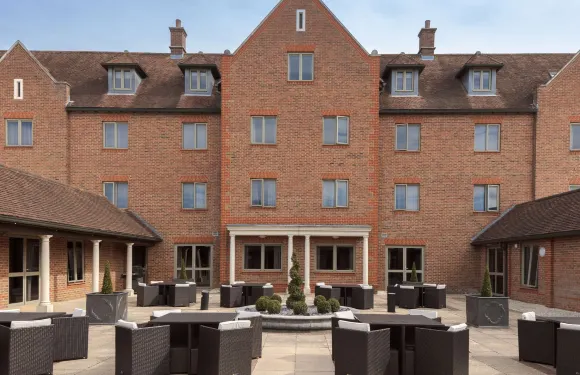 劍橋鐘樓水療酒店