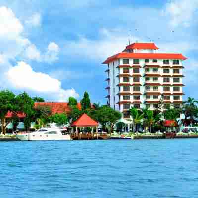 Taj Malabar Resort & Spa, Cochin. Hotel Exterior