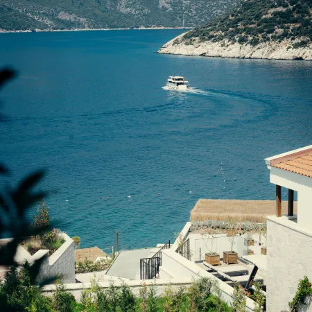 LURES HOTEL