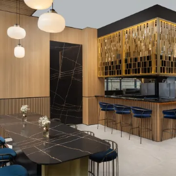 Courtyard Cluj-Napoca Downtown Отели рядом с достопримечательностью «Торговый центр Cluj Iulius Mall»