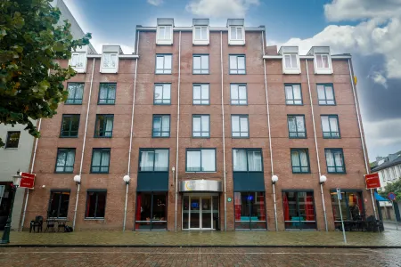 Bastion Hotel Maastricht Centrum Отели рядом с достопримечательностью «Базилика Девы Марии»