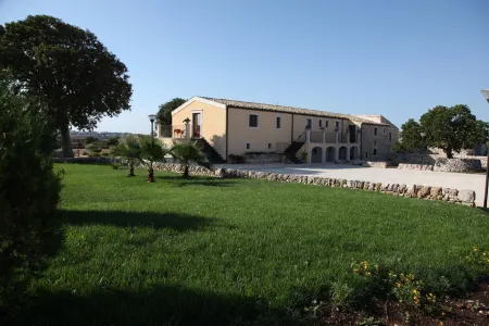 Artemisia Resort Отели в г. Рагуза