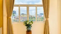 La Mandarina Hotel & Travel at 13 Hang Hanh Street - Romantic