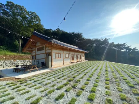 Wando Cheonghaejin Hanok Pension