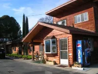 Rainbow Lodge Hotel di Lake County