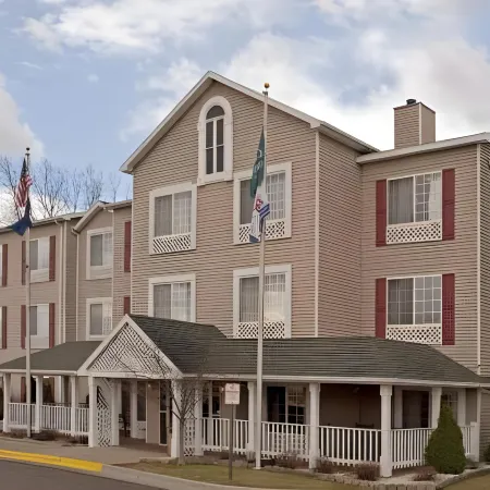 Country Inn & Suites by Radisson, Grand Rapids Airport, MI