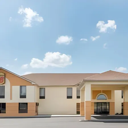Super 8 by Wyndham Shepherdsville / Louisville South I65