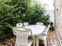 Holiday Home in Viroinval with Garden