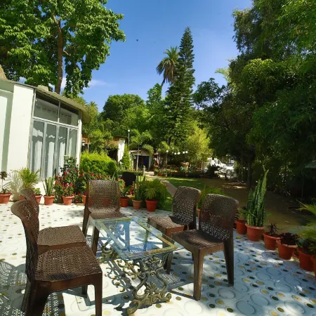 Toppers Corner-A Boutique Garden Resort