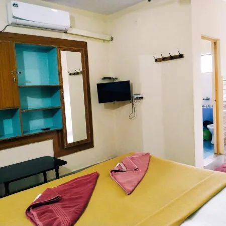 Hotel Varsha Hampi