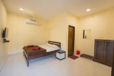 Sai Sagar Beach Niwas Hotels near Devbag Beach