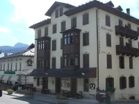 Hotel Alemagna Các khách sạn ở San Vito di Cadore