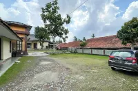 Hotel Shanty Mitra RedDoorz Hotels in Beber