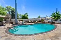 Best Western Miners Inn - Pools