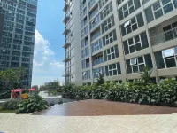 Staycation Cozy High Floor 3BR Apartment in Medan City Centre Hotels in Perintis