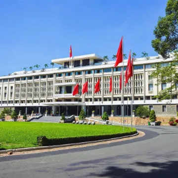 Vien Dong Hotel Отели рядом с достопримечательностью «Парк Dam Sen»