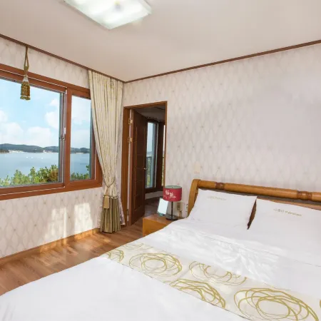 Taean Napoli Pension