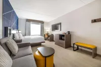 Comfort Suites Louisville Airport - 2-Star
