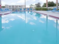 Holiday Inn Express & Suites Orlando International Airport Hotels in Belle Isle