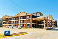 Days Inn & Suites by Wyndham Bossier City Các khách sạn gần Tuttle Park