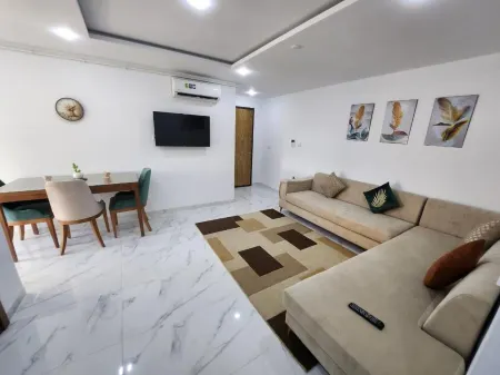 Elegant Furnished S1 with Security in Ariana - Tunisia Отели в г. Soukra