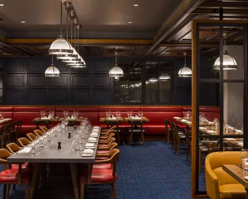 Avenue Hotel Canberra Hotels near Telstra Tower
