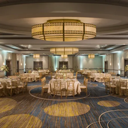 Baltimore Marriott Inner Harbor at Camden Yards Отели рядом с достопримечательностью «Конференц-центр Балтимора»