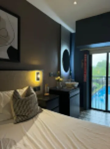 Eastbay Suites @ East Coast