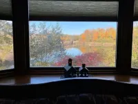 Cozy 3-bed lakefront home with deck & fireplace