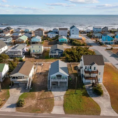 Pets OK Beach Home+Short Walk Beach Access+Views!! Recent Updates & Upgrades