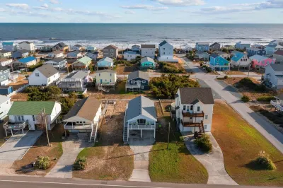 Pets OK Beach Home+Short Walk Beach Access+Views!! Hotels near Topsail Beach fishing pier