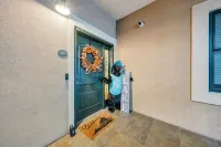 Luxury Lakefront Condo In The Heart of Smith Mtn. Lake!!! 4BR 3BA!!!