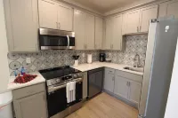 New Luxury 2BR Cottage in Downtown Auburn!