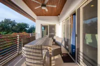 You're Pampered Here - Just 3 Blocks From Park Avenue!