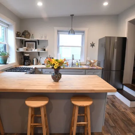 Newly renovated studio Apartment in Downtown Lexington. 5 min walk to W&L or VMI