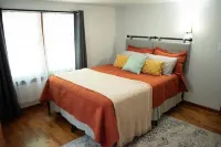 Superb 5-bedroom farmhouse in Goshen with WiFi, AC