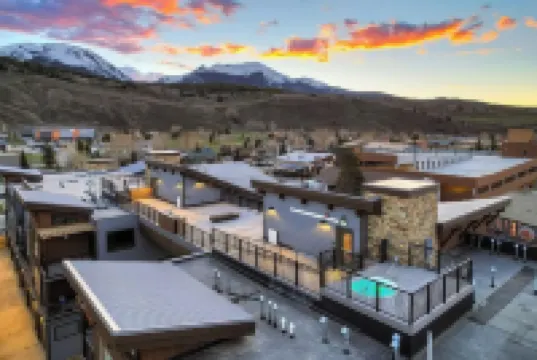 Blue River Parkway’s Colorful Escape