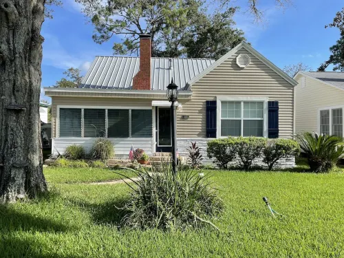 Charming Florida Cottage – Steps from St. Joe Bay with Top-Notch Amenities! - Balkoner