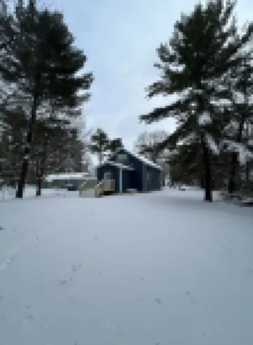 The Blue Elk - Lake Huron Views & Beach Access Hotels in Oscoda