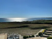 New "Le 209" with magnificent SEA VIEW, swimming pool and balcony Hotels in Guidel