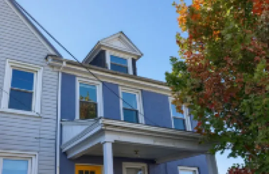 Modern Downtown Lancaster Apt – Walk to Train & Amtrak