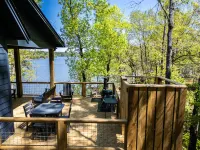 Lakeside Cottage in the Treetops - 2 bedrooms with amazing view
